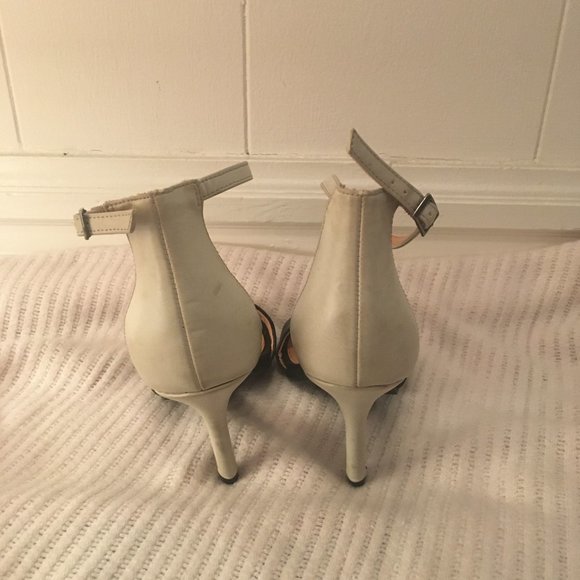 MIA Black and White Stilettos - Picture 5 of 5